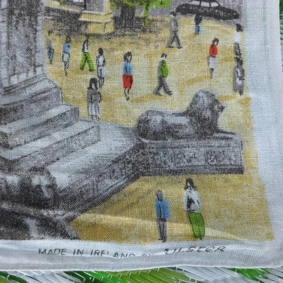 Trafalgar  Square Tea Towel - Picture 6 of 7
